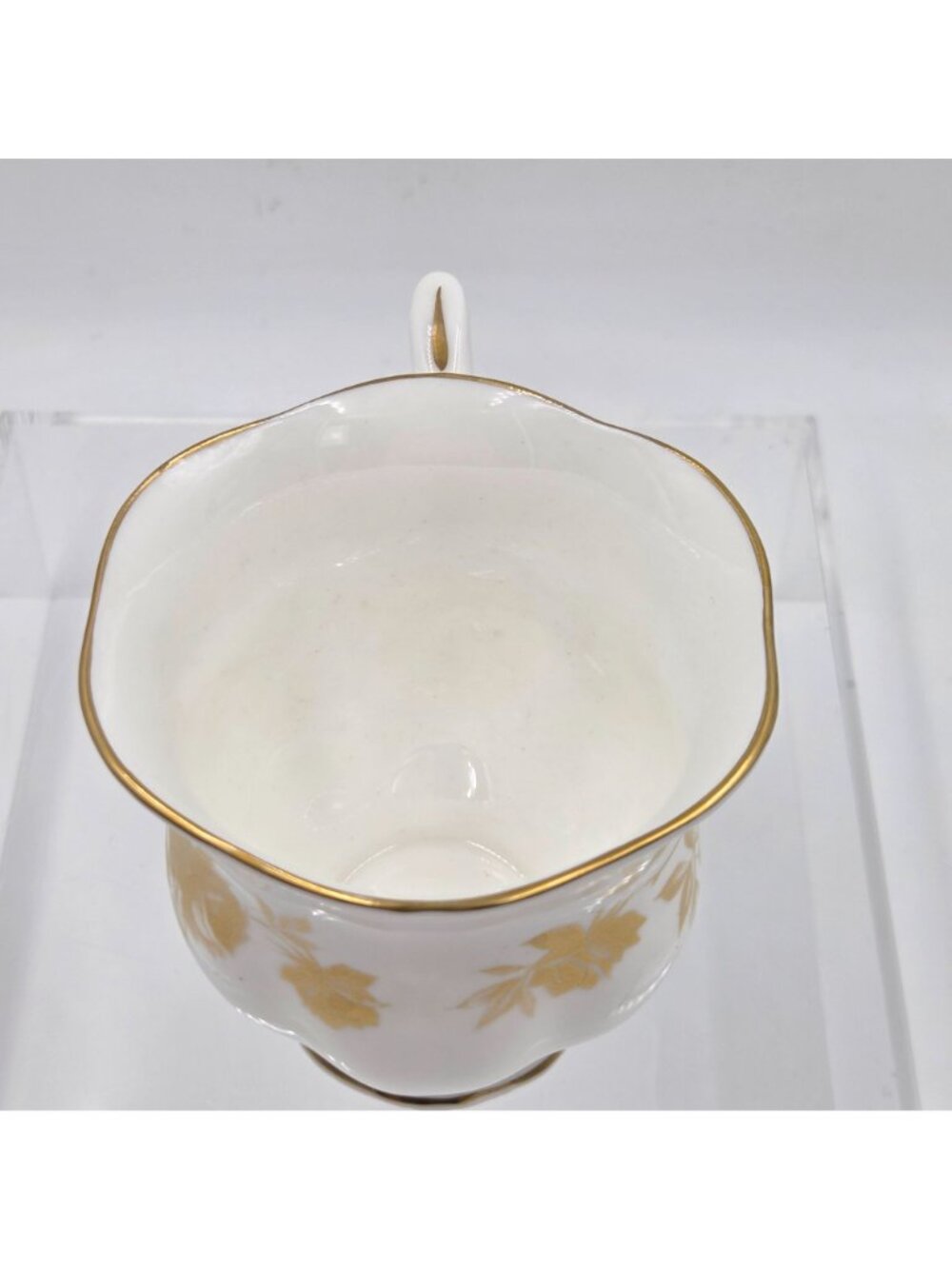 Crown Staffordshire Tea Cups and Saucer Gold Flower on White Bone China - Picture 8 of 11